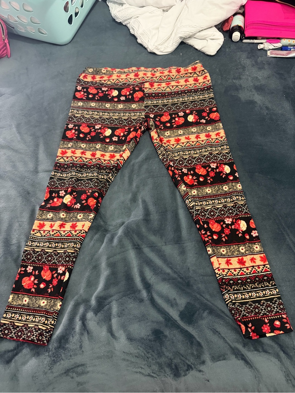 Women’s Floral Fair Isle Leggings - Black & Red